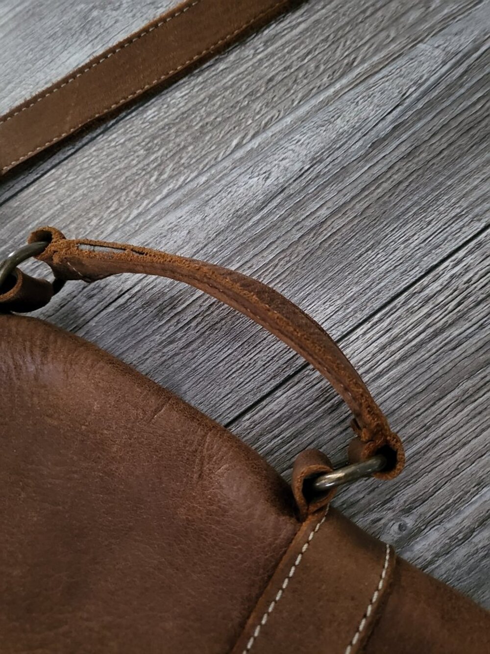 Roots Canada Vintage Tribe Leather Messenger Bag Brown - Picture 5 of 14